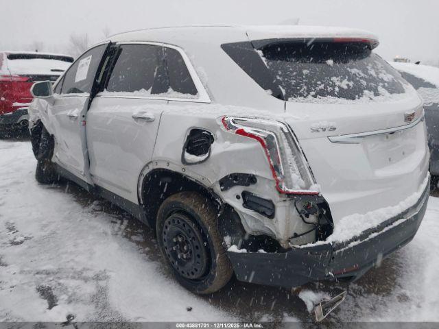 Cadillac XT5 Luxury Image 2