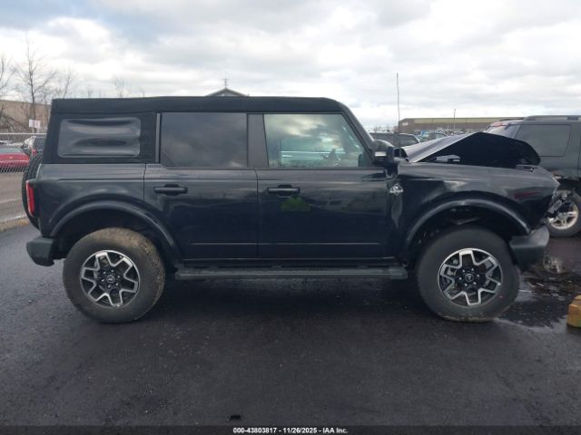 Ford Bronco Outer Banks Image 13