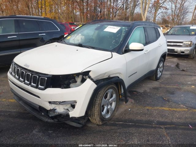 Jeep Compass Latitude 4x4 Image 2