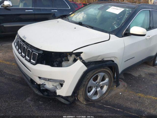 Jeep Compass Latitude 4x4 Image 3