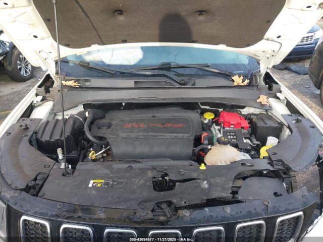 Jeep Compass Latitude 4x4 Image 7