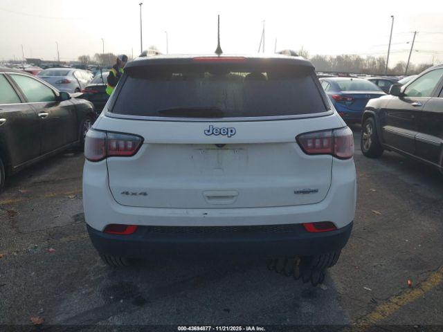 Jeep Compass Latitude 4x4 Image 12