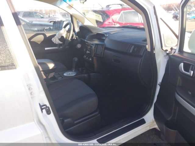 Mitsubishi Endeavor Image 4