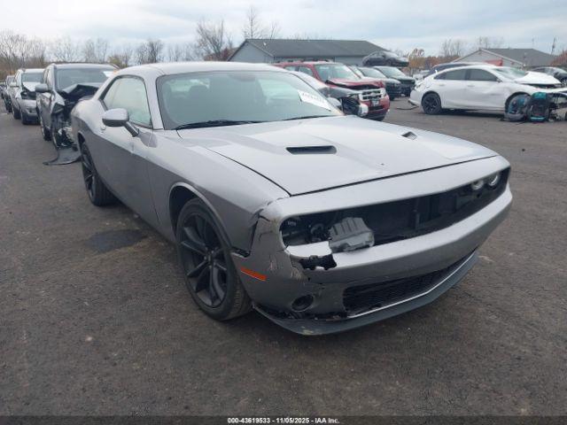  Salvage Dodge Challenger