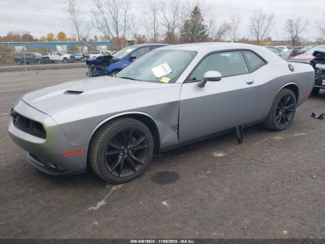 Dodge Challenger Sxt Image 7