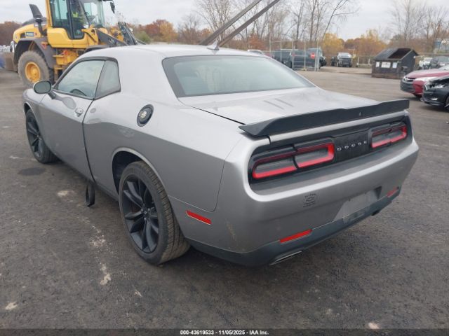 Dodge Challenger Sxt Image 8