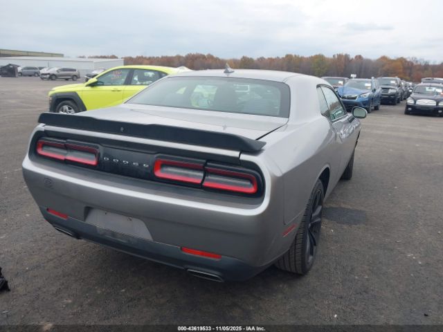 Dodge Challenger Sxt Image 9