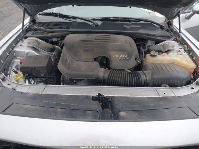 Dodge Challenger Sxt Image 15