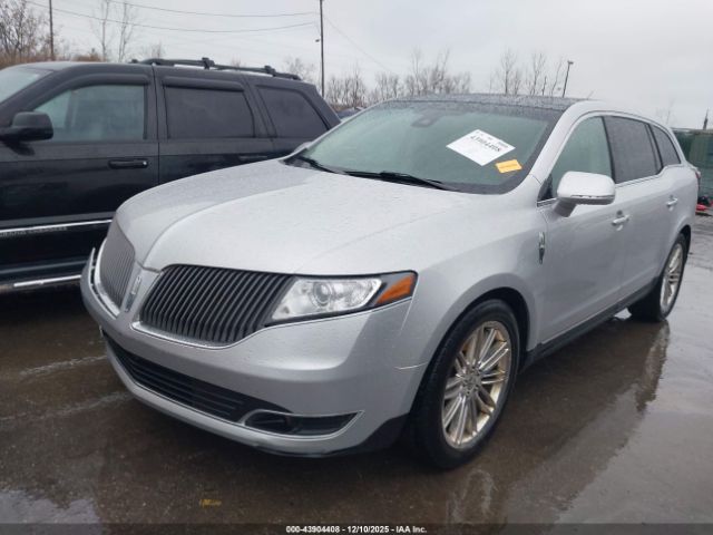 Lincoln MKT Ecoboost Image 7