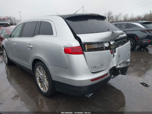 Lincoln MKT Ecoboost Image 8
