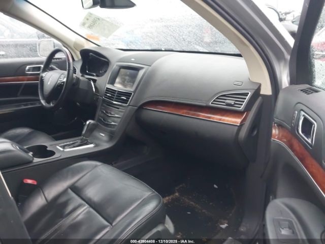 Lincoln MKT Ecoboost Image 11