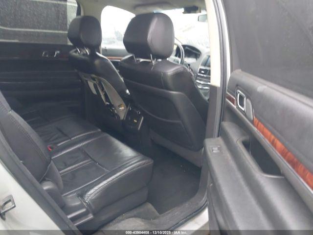 Lincoln MKT Ecoboost Image 6