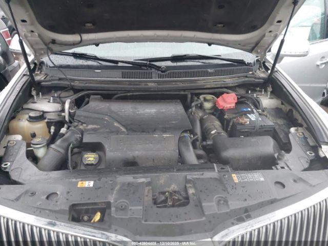Lincoln MKT Ecoboost Image 2