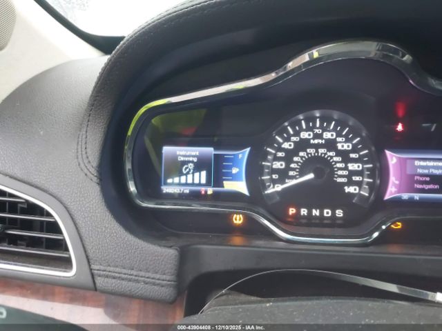 Lincoln MKT Ecoboost Image 4