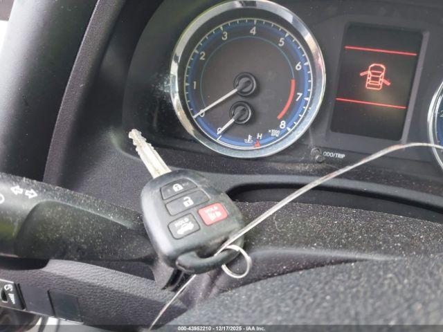 Toyota Corolla Le Image 13