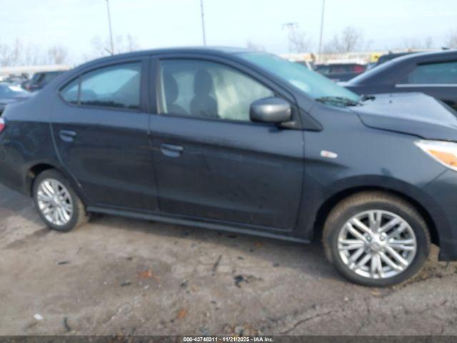 Mitsubishi Mirage Le Image 11