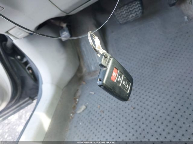 Toyota Camry Xle Image 8