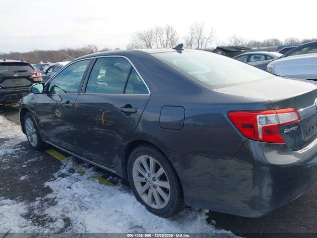 Toyota Camry Xle Image 11