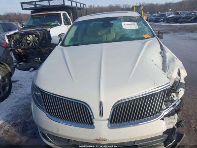 Lincoln MKS Ecoboost Image 14