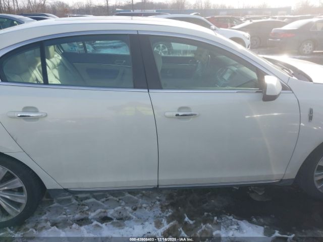 Lincoln MKS Ecoboost Image 13