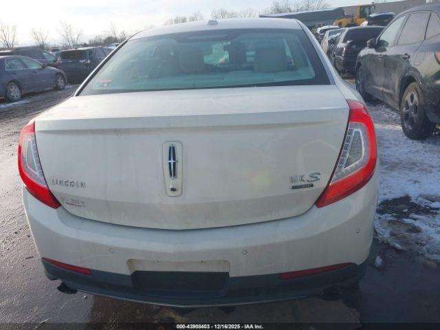 Lincoln MKS Ecoboost Image 12