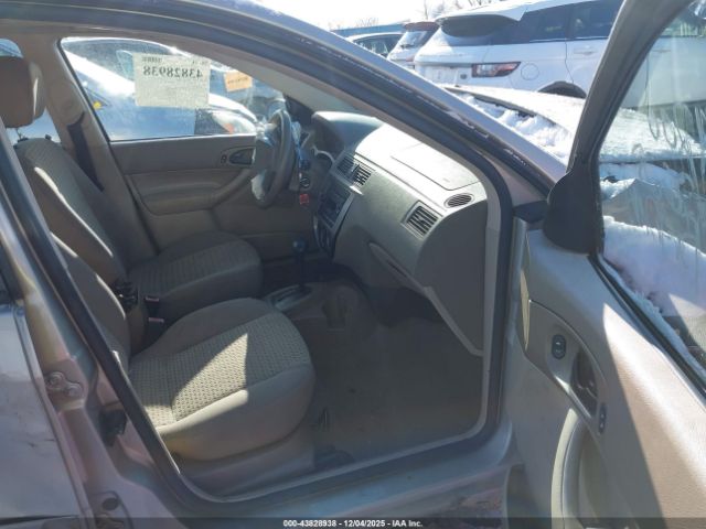 Ford Focus Zx4 Image 7