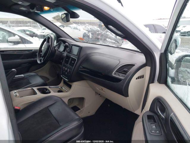 Dodge Grand Caravan Sxt Image 3