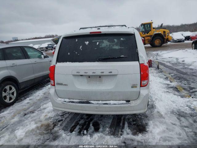 Dodge Grand Caravan Sxt Image 2