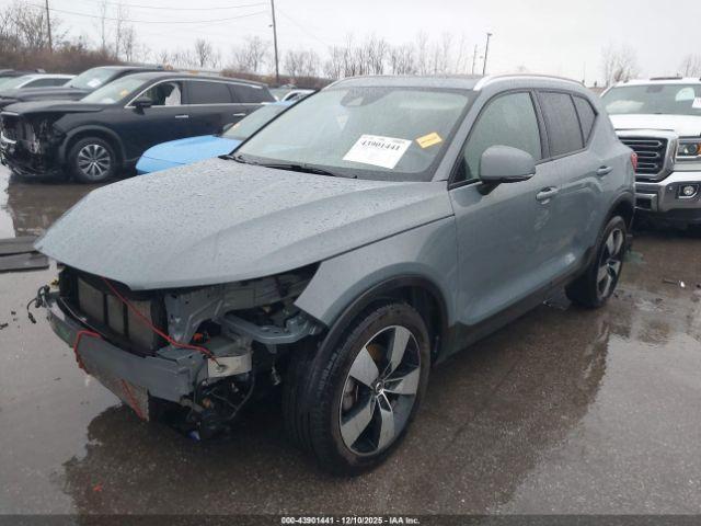 Volvo XC40 T5 Momentum Image 3