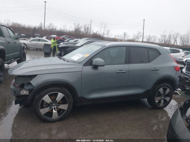 Volvo XC40 T5 Momentum Image 12
