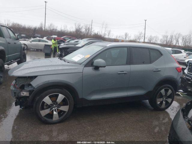 Volvo XC40 T5 Momentum Image 12