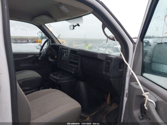 Chevrolet Express Work Van Image 7