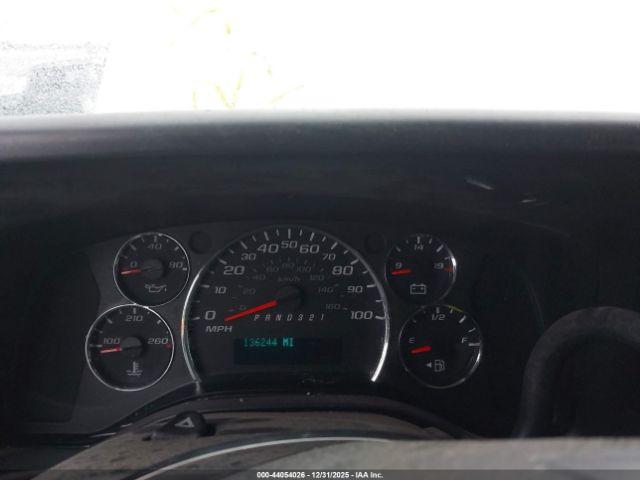 Chevrolet Express Work Van Image 9