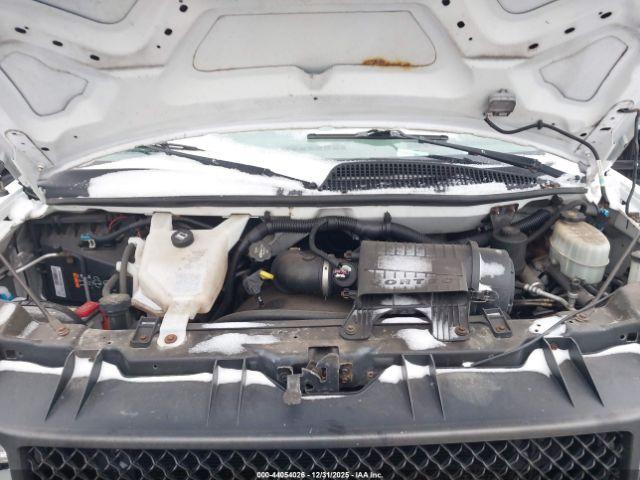 Chevrolet Express Work Van Image 10