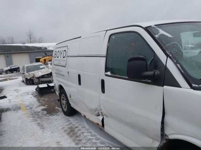 Chevrolet Express Work Van Image 11