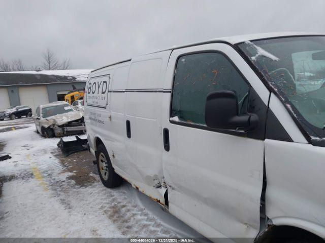 Chevrolet Express Work Van Image 11