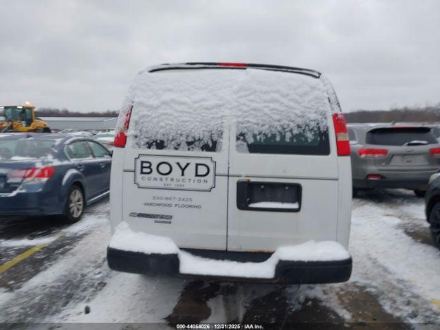 Chevrolet Express Work Van Image 13