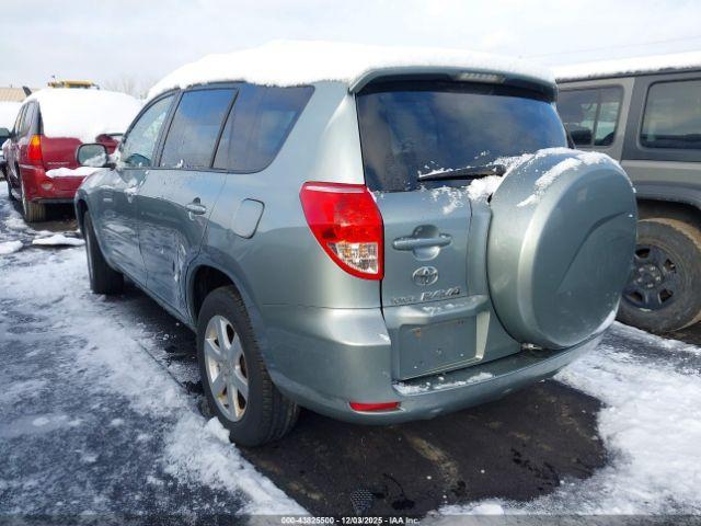 Toyota RAV4 Limited V6 Image 5