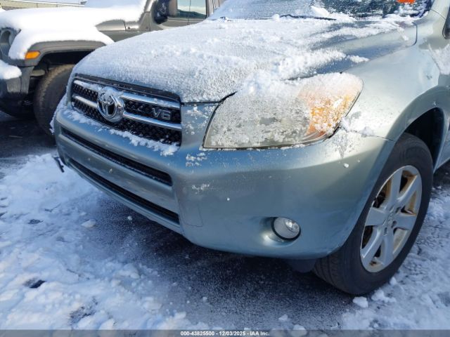 Toyota RAV4 Limited V6 Image 10