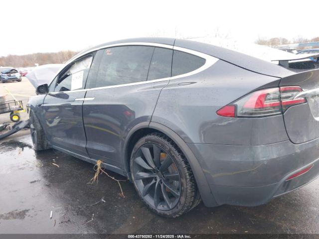 Tesla Model X Image 3