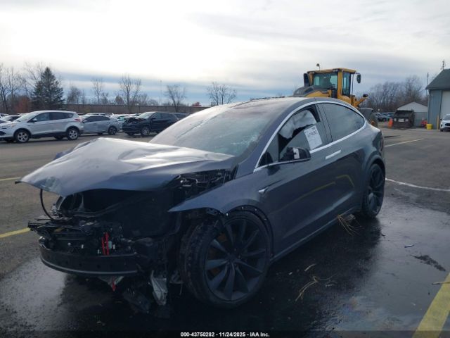 Tesla Model X Image 4
