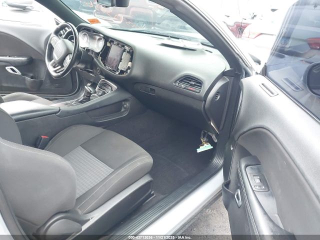 Dodge Challenger Image 5