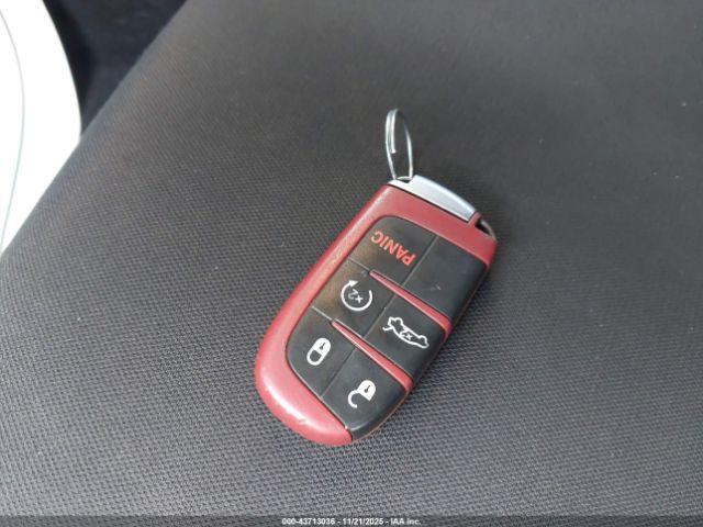 Dodge Challenger Image 16