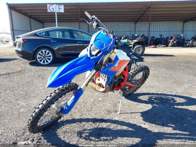 BETA Motorcycle Image 3