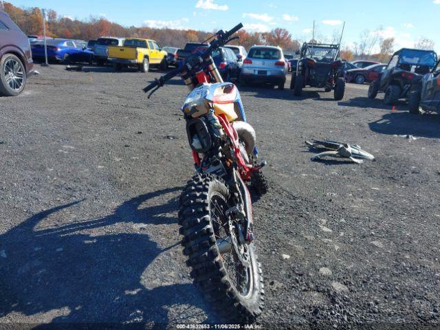 BETA Motorcycle Image 13