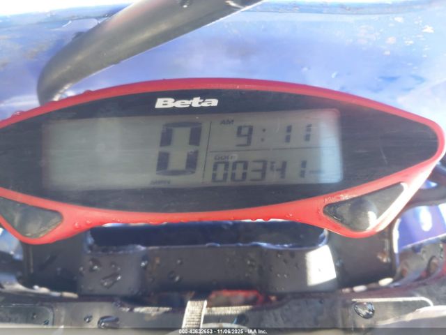 BETA Motorcycle Image 4