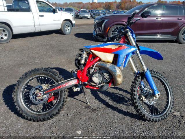 BETA Motorcycle Image 6