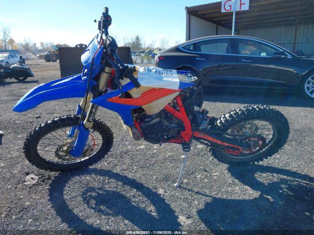 BETA Motorcycle Image 5