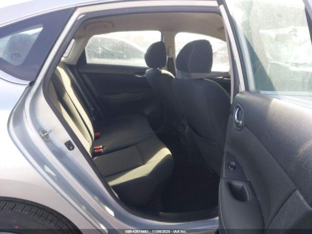 Nissan Sentra S Image 2