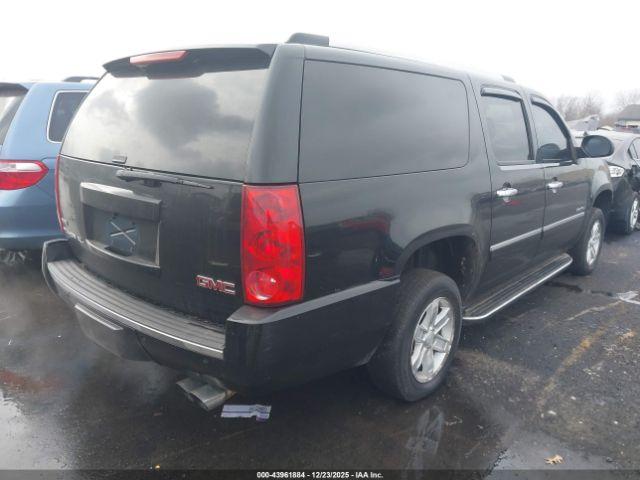 GMC Yukon Denali Image 2